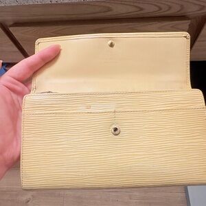 Auth LOUIS VUITTON Yellow Epi Leather Sarah Long Envelope Wallet